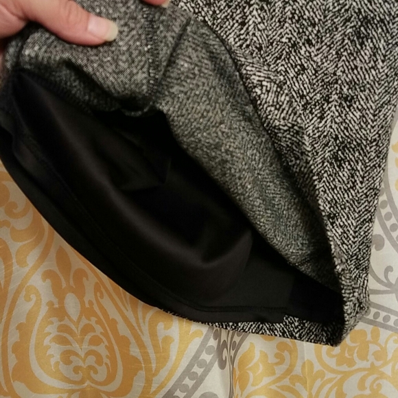 Express Black & White Dress - Picture 7 of 8